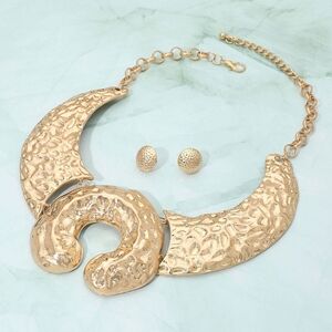 Gold-Tone Hammered Statement Necklace & Stud Earrings Set